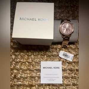 Michael kors rose gold watch